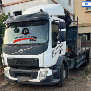 משא פתוח וולבו 2018 עם מנוף פלפינגר 18 טון