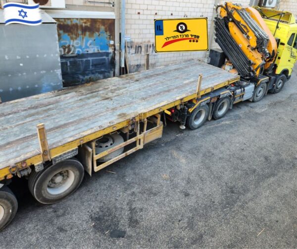 ⁦משא תומך וולבו FH עם מנוף  שנת 8/2023⁩ – תמונה ⁦3⁩
